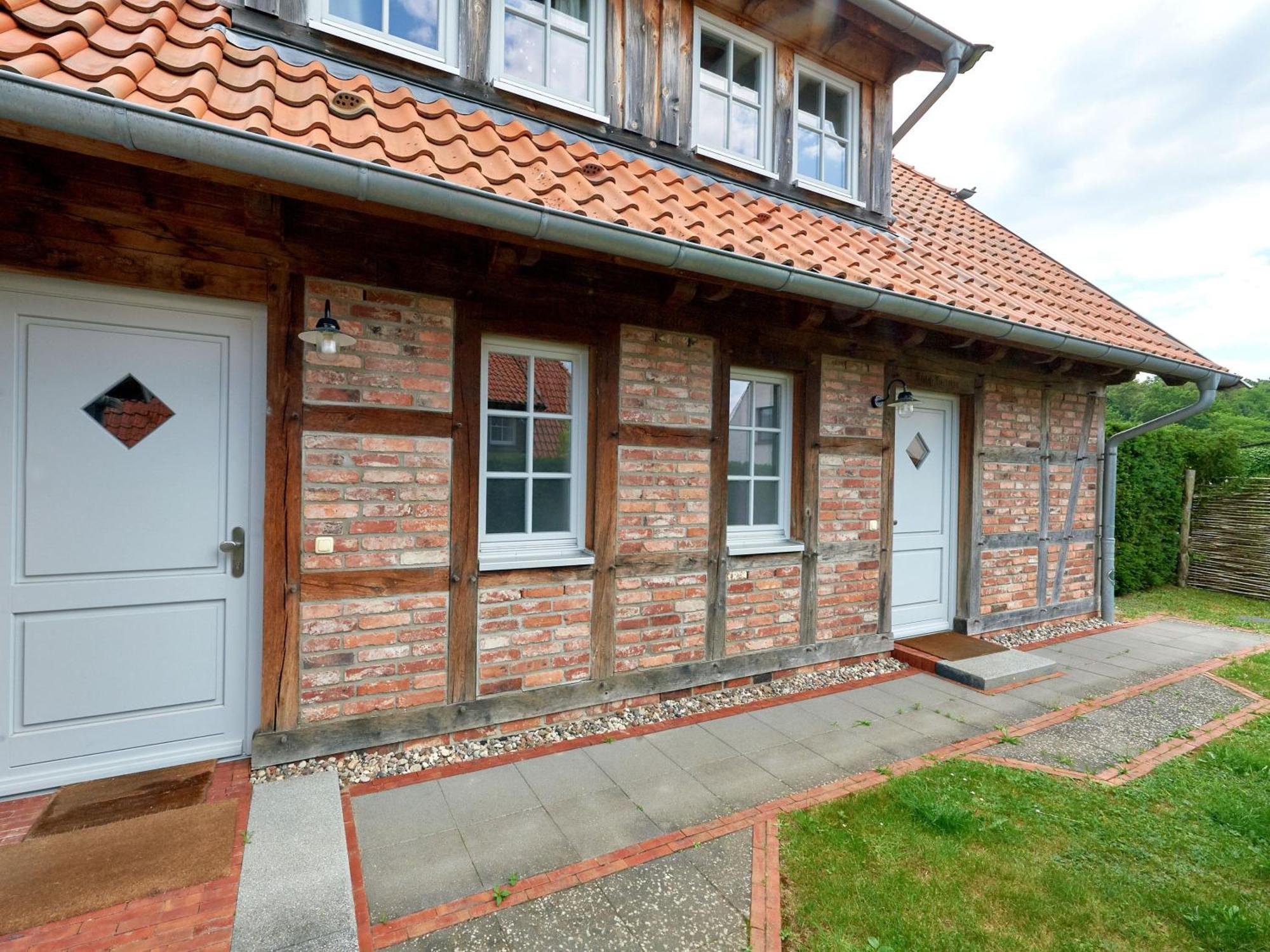 Fachwerkhaeuser Seedorf - Haushaelfte "Sophie Charlott" Mit Kamin Und Terrasse Seedorf (Rugen) Exterior foto